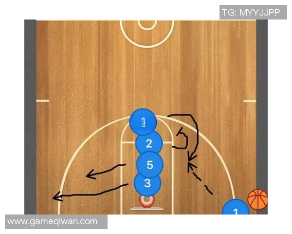 武汉篮球队反击战术解析与实战应用探讨